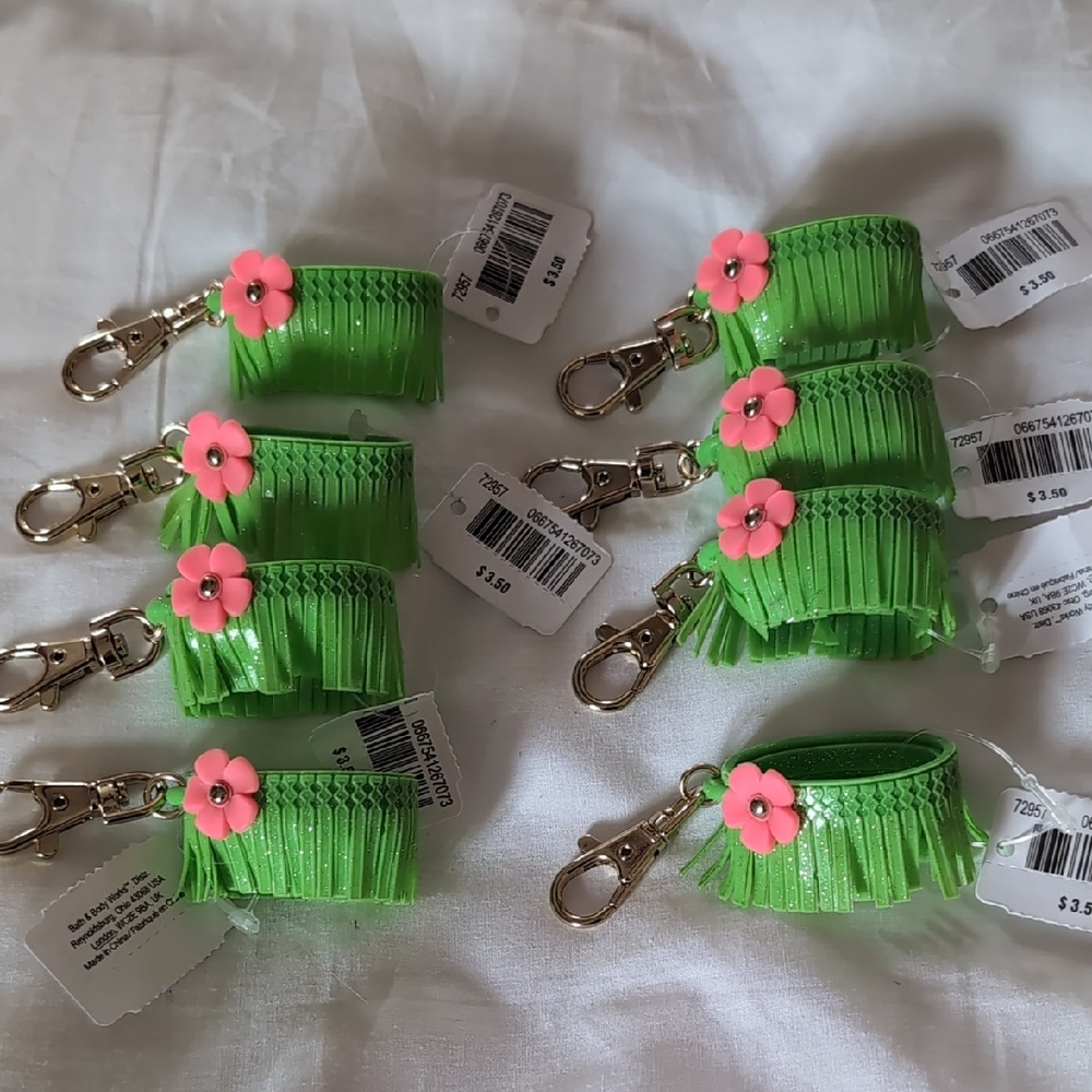 Bath & Body Works 8pc Green Fringe Keychain with Pink Floral Accent